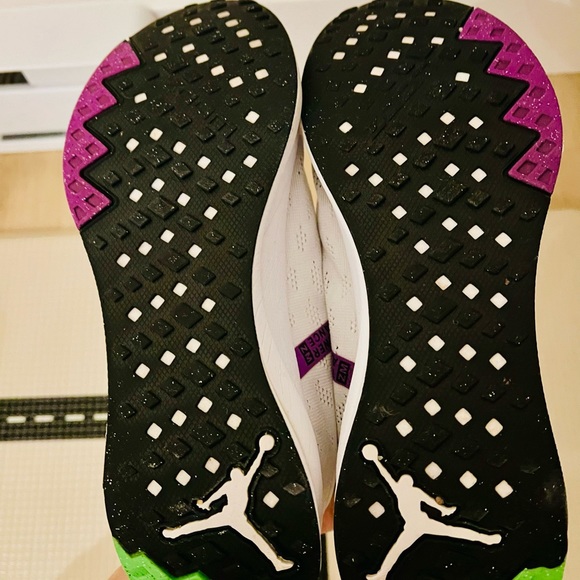 Jordan Running Shoes Size 8.5 Men - Picture 6 of 6